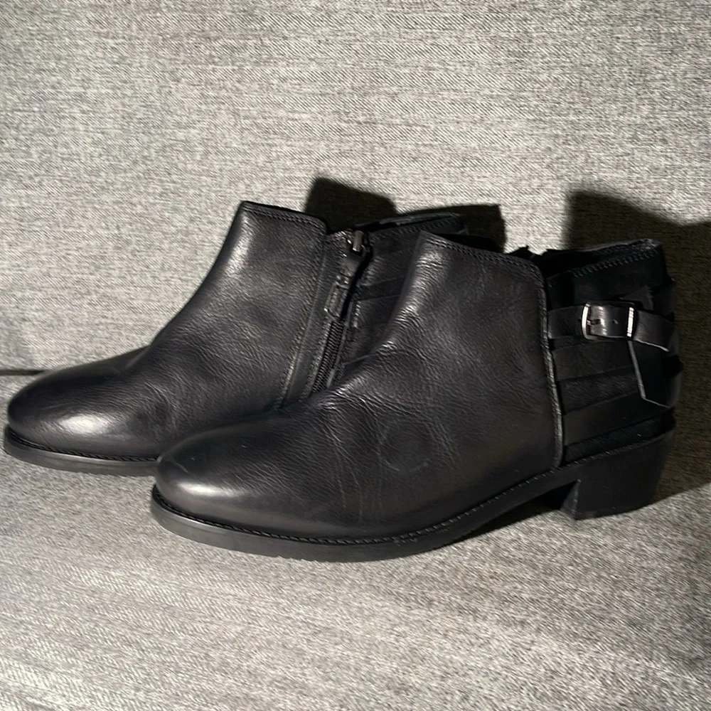 SoftWalk Raleigh Booties. - Picture 2 of 9